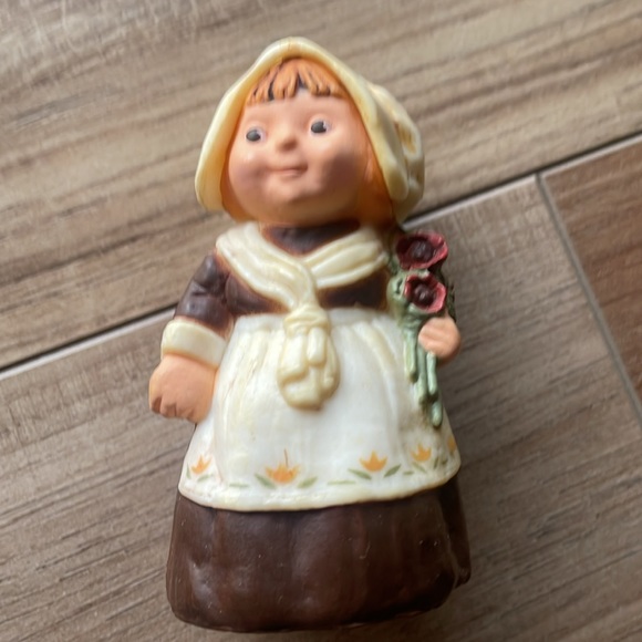 Vintage Hallmark Pilgrim Salt & Pepper Shakers (Hard Plastic) in Original Box - Picture 11 of 15